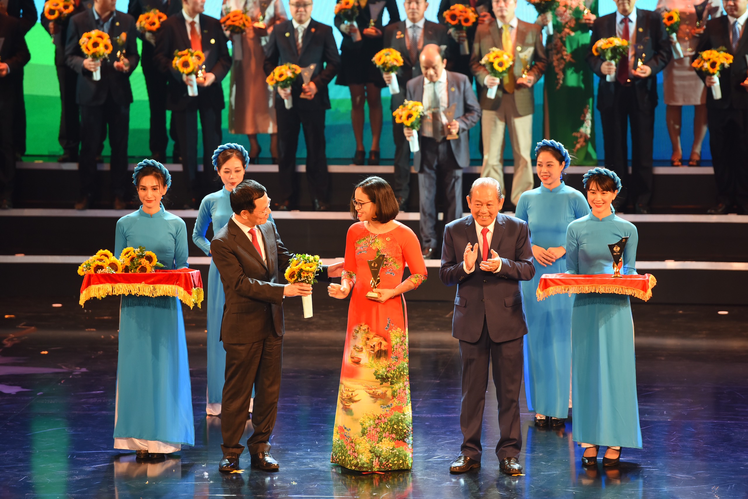 Tập đoàn DOJI đón nhận Giải thưởng Thương hiệu Quốc gia Việt Nam năm 2020