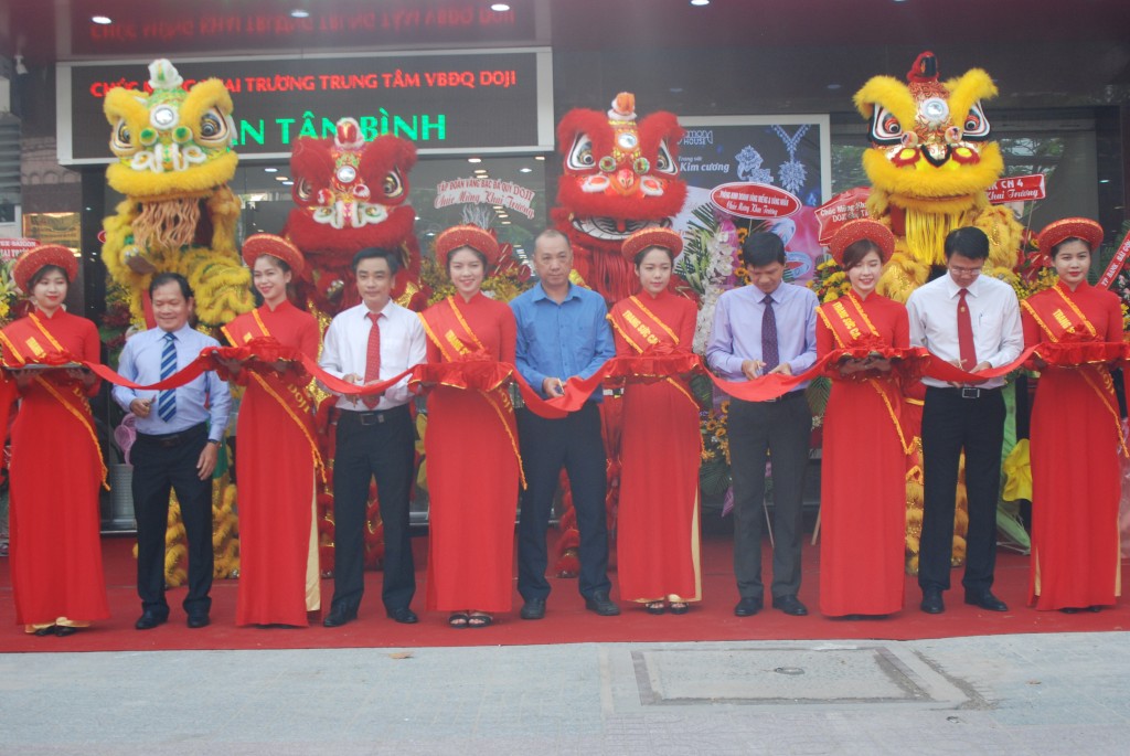 cat bang khai truong
